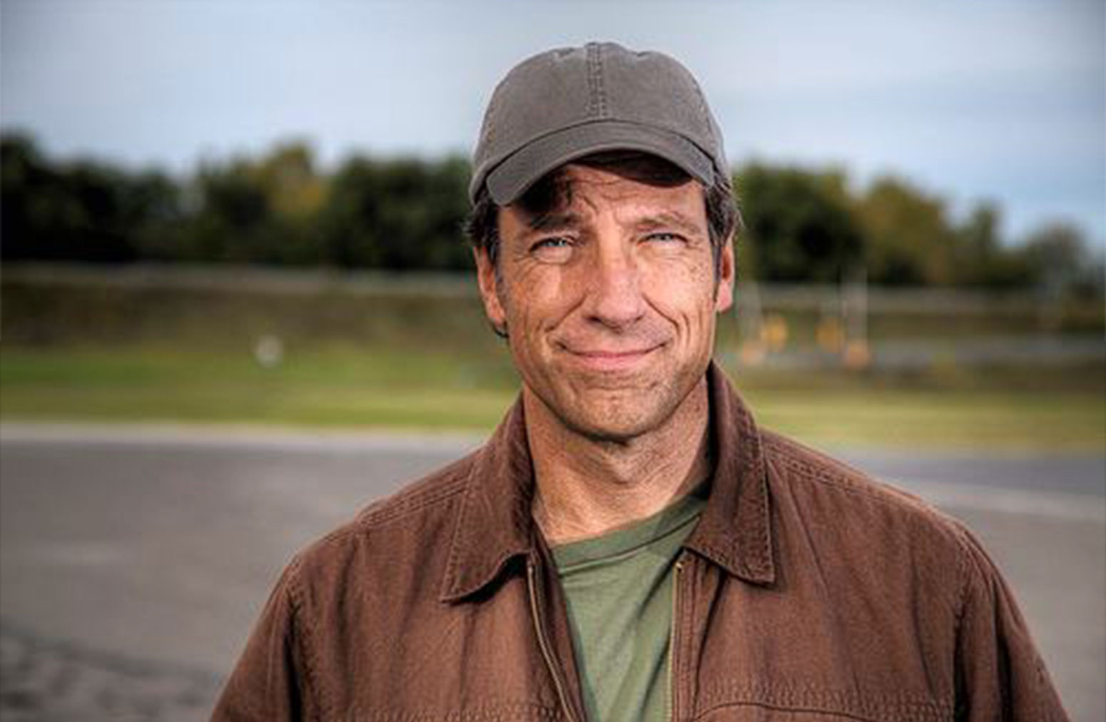 Mike Rowe Goes After Politicians For Hailing Truckers As Heroes Then Throwing Them Aside After Two Weeks