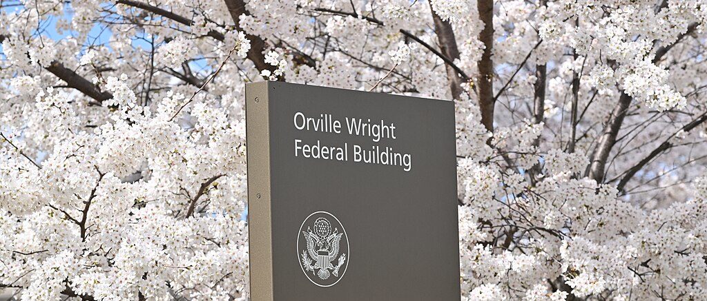 Hundreds Of FAA Employees Hit Exit