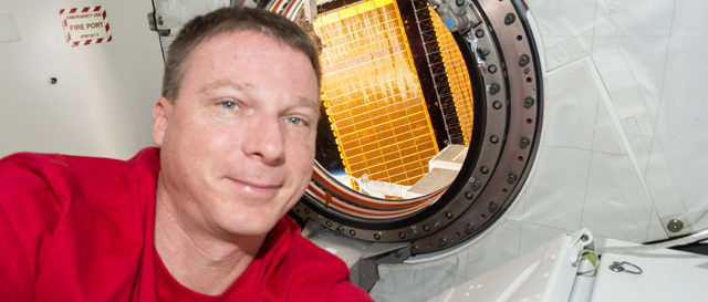 Astronaut Dem Moonwalks Into Chaotic Race Where GOP Sen Trails