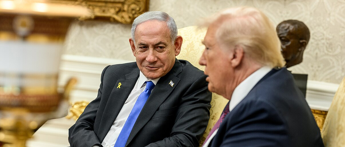 Netanyahu and Trump in the Oval Office