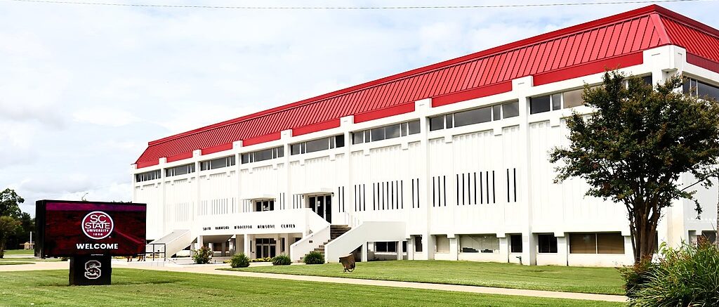 2 Dead After University Shooting Plunges School Into Lockdown