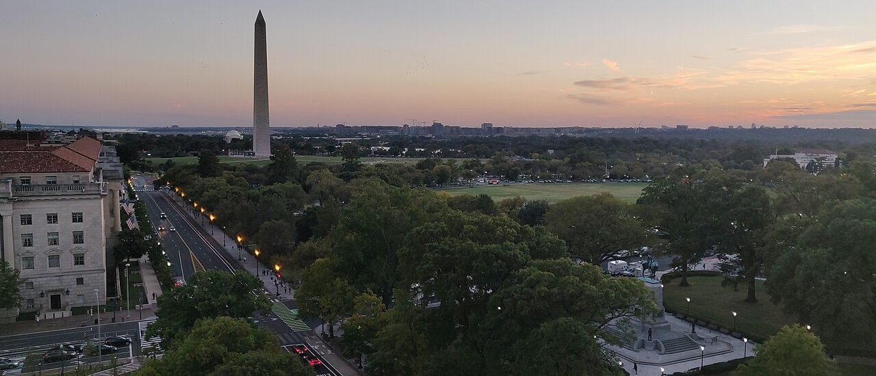 ‘He Came And Stab Me’: Food Truck Pirates Turn National Mall Into A Lawless Mess